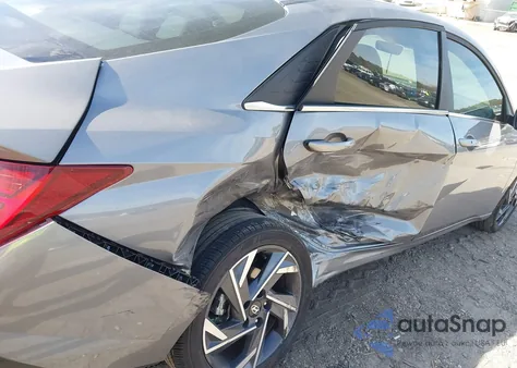 2024 Hyundai Elantra Sel z USA, uszkodzony, nr VIN KMHLS4DG7RU807459